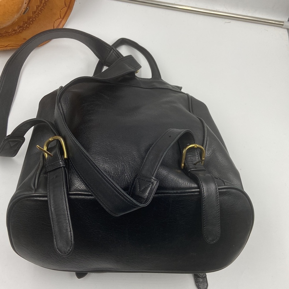 Boulder Ridge Smooth Leather Backpack - Picture 6 of 11